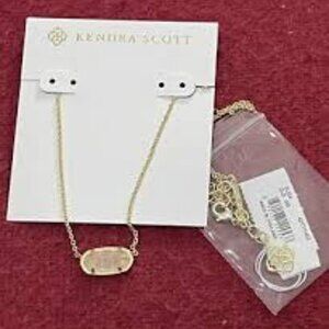 Kendra Scott Elisa Gold Pendant Necklace in Rose Quartz